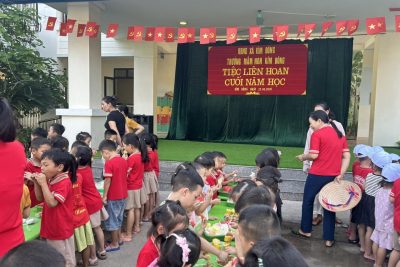 TRƯỜNG MẦM NON KIM ĐÔNG TỔ CHỨC TIỆC BUFFET CUỐI NĂM CHO CÁC BÉ: GÓI TRỌN YÊU THƯƠNG – CHÀO HÈ RỰC RỠ